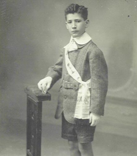 Aspirante Antonio Arrué, aos 10 anos.